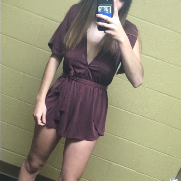 Burgundy romper - Picture 4 of 6